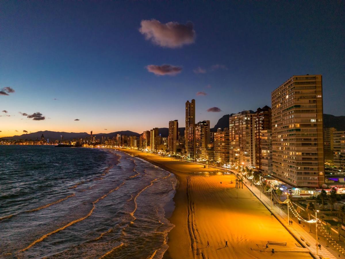 Beautiful Parque Loix 4 Bedroom Apartment Shared Pool, Tennis Court Benidorm Esterno foto