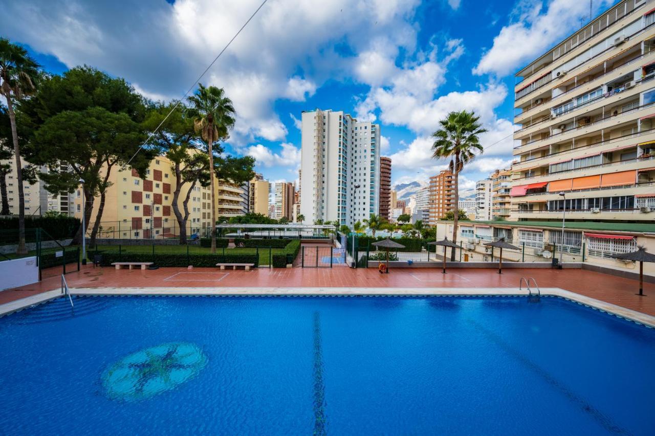 Beautiful Parque Loix 4 Bedroom Apartment Shared Pool, Tennis Court Benidorm Esterno foto